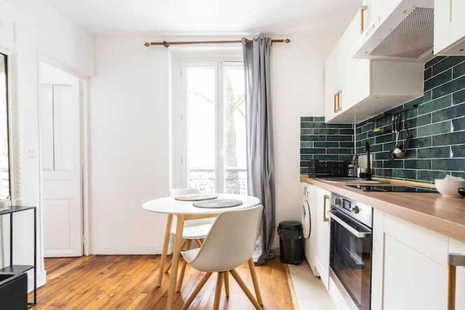 Cocoon In The Heart Of Batignolles | By Airnest Париж
